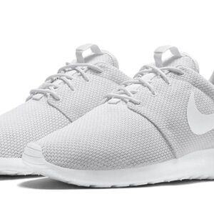 Nike Rosche Triple White 511881 SZ 7.5/40.5 NWOT